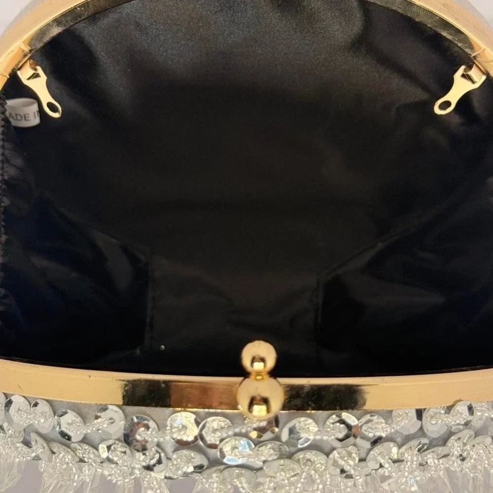 Chandelier‎ Clutch